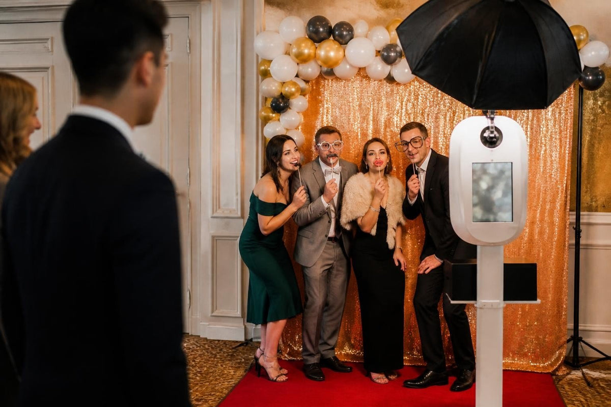 Ideas for Engaging Employees with a Photo Booth – Pixilated